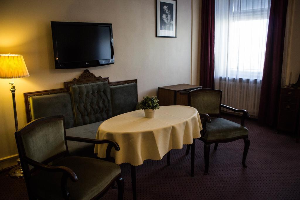 פלזן Hotel Continental מראה חיצוני תמונה