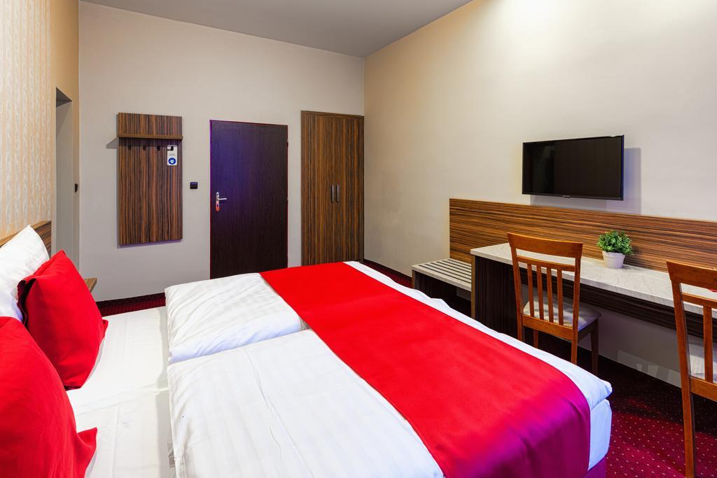 פלזן Hotel Continental מראה חיצוני תמונה
