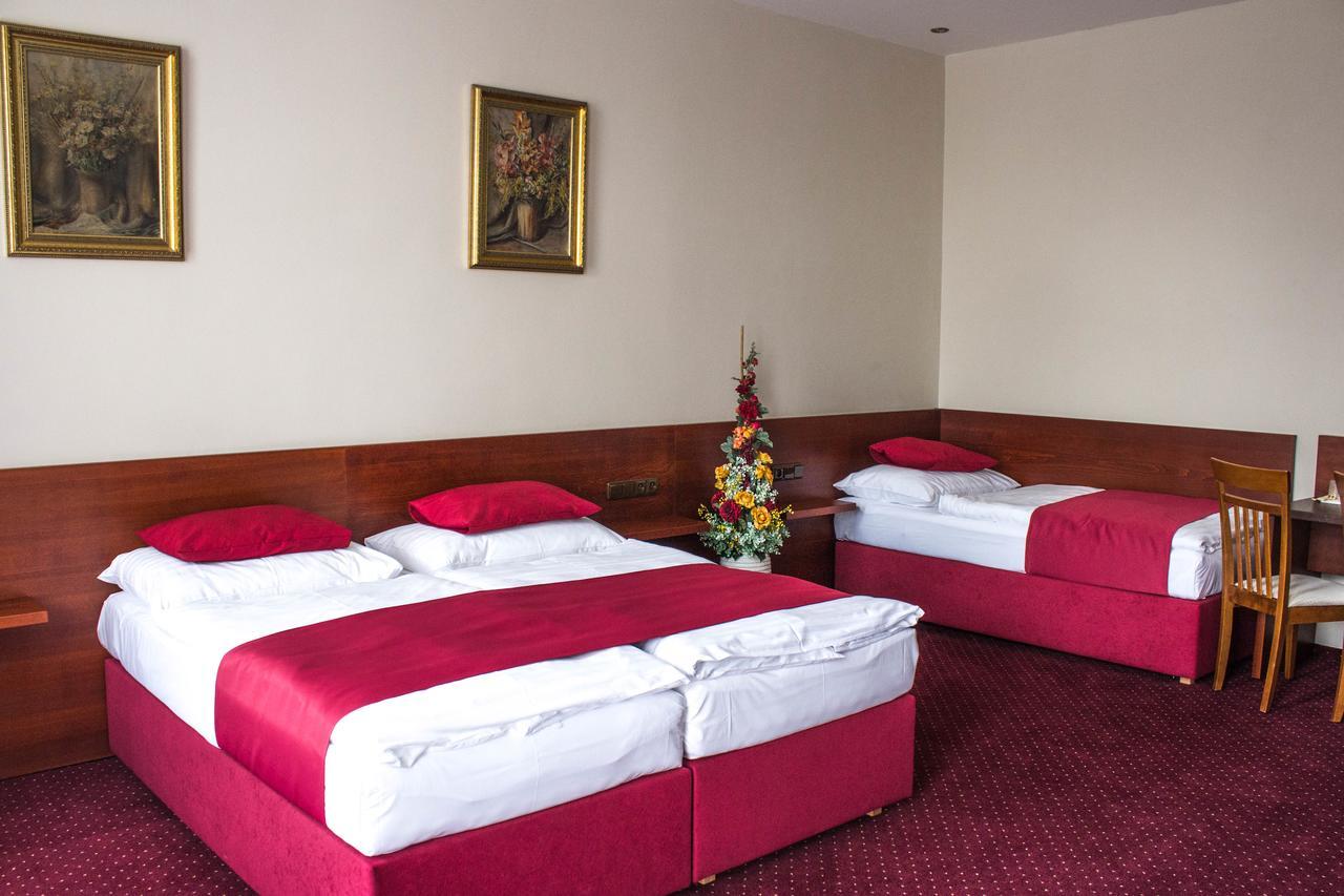 פלזן Hotel Continental מראה חיצוני תמונה