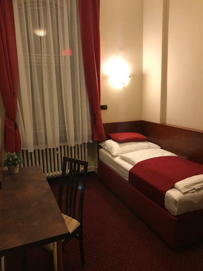 פלזן Hotel Continental מראה חיצוני תמונה