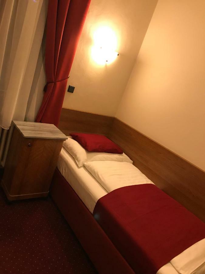 פלזן Hotel Continental מראה חיצוני תמונה